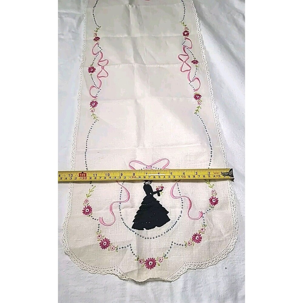 Vintage Handmade Embroidered Dresser Scarf Tablerunner Victorian 40"x13" - Picture 4 of 5